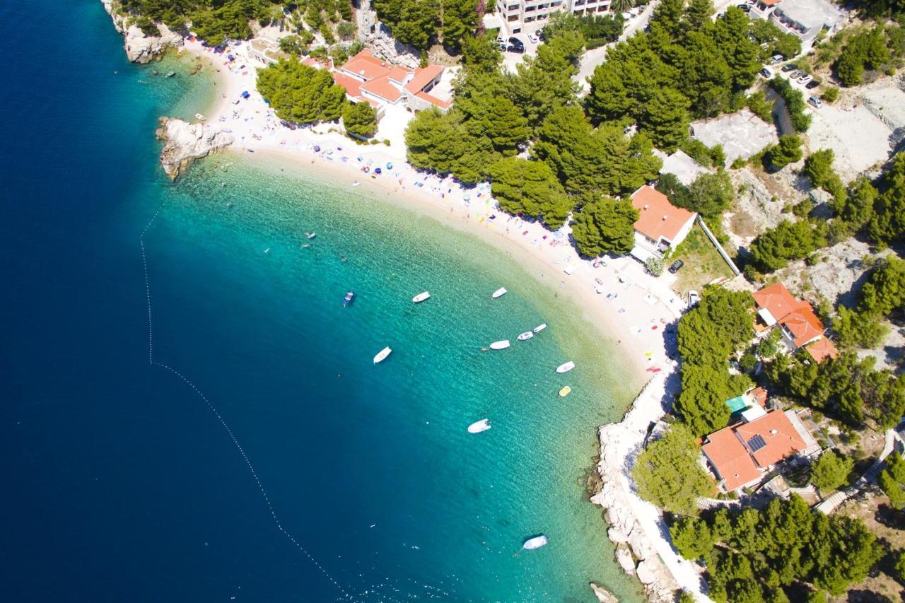 Apartments By The Sea Brela, Makarska - 6688 Экстерьер фото