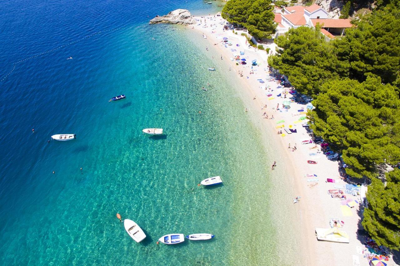 Apartments By The Sea Brela, Makarska - 6688 Экстерьер фото