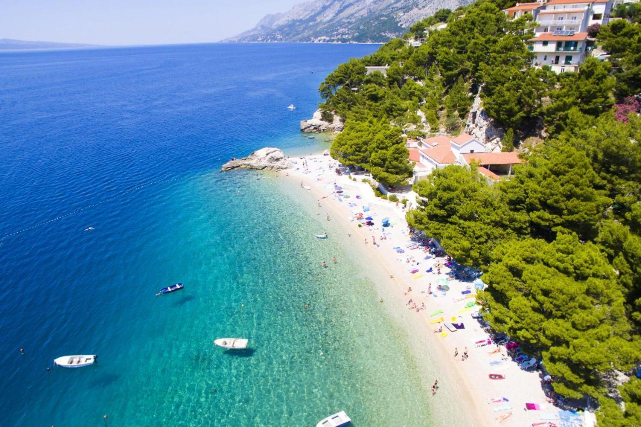 Apartments By The Sea Brela, Makarska - 6688 Экстерьер фото