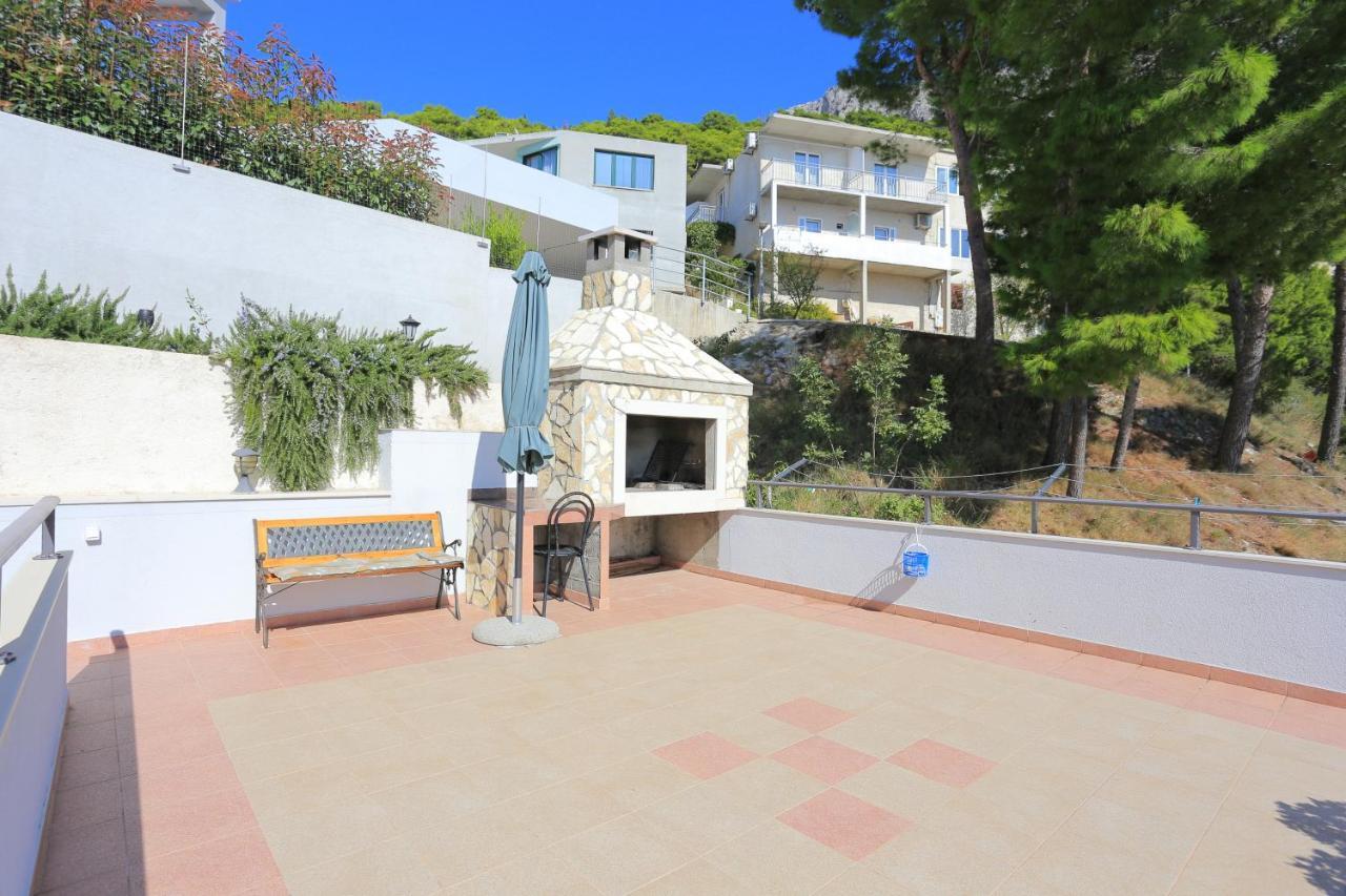 Apartments By The Sea Brela, Makarska - 6688 Экстерьер фото