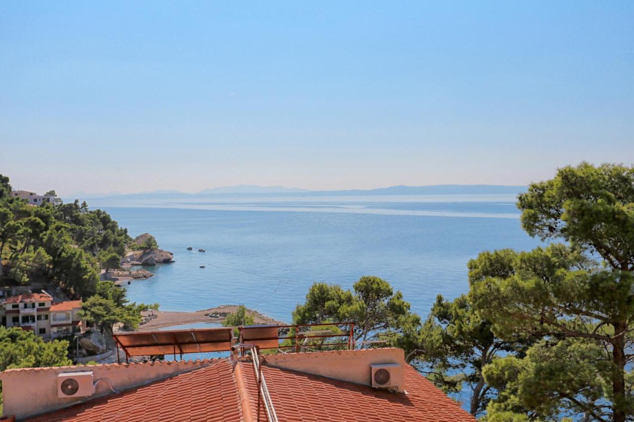 Apartments By The Sea Brela, Makarska - 6688 Экстерьер фото