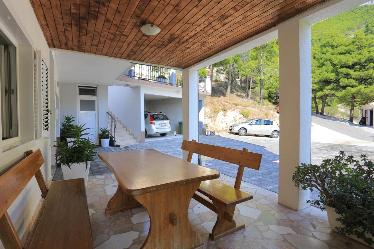 Apartments By The Sea Brela, Makarska - 6688 Экстерьер фото