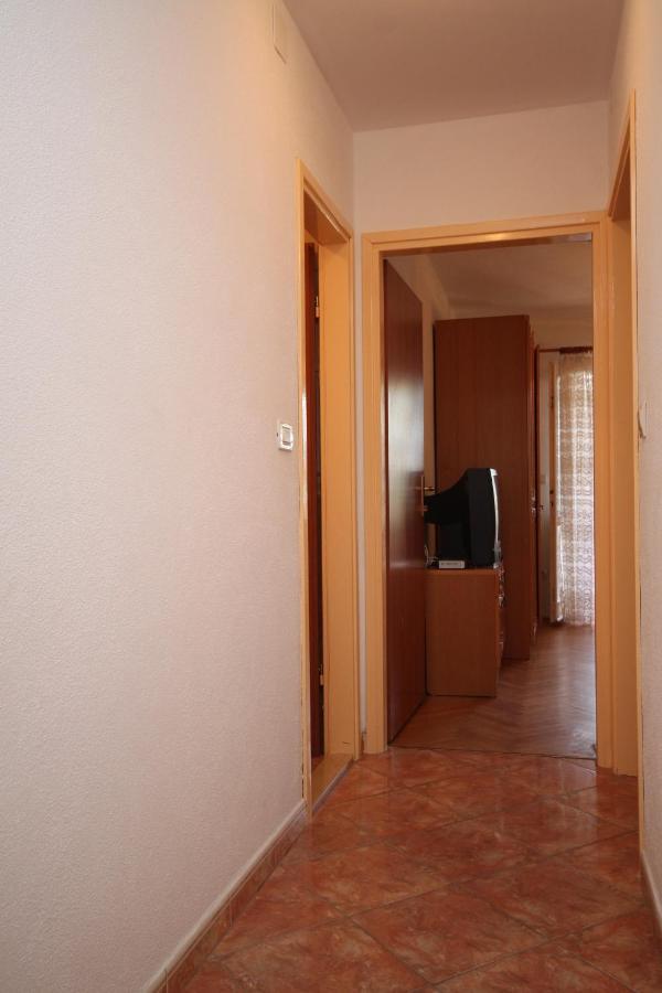Apartments By The Sea Brela, Makarska - 6688 Экстерьер фото