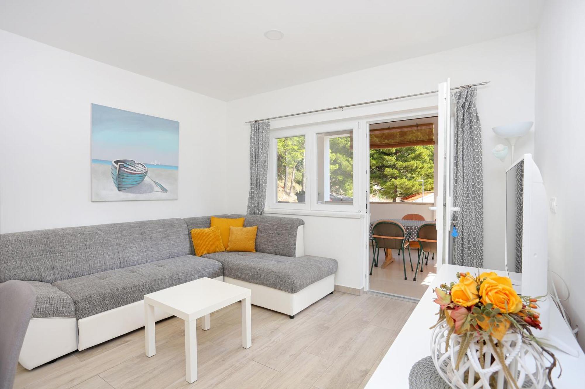 Apartments By The Sea Brela, Makarska - 6688 Номер фото